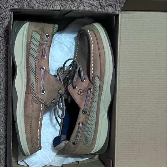 Excellent Used Condition 
Super comfy boys boat shoes! - Picture 2 of 5